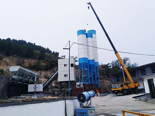 HZS120集裝箱式混凝(níng)土攪拌站