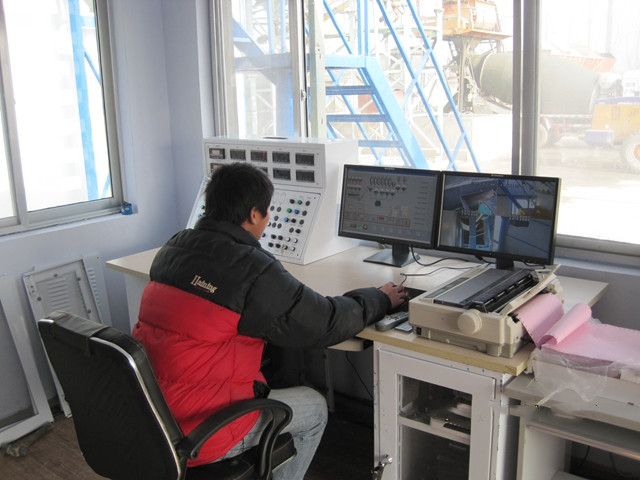 混凝土攪(jiǎo)拌站水泥(ni)倉和控制(zhì)系統的維(wéi)護和保養(yǎng)