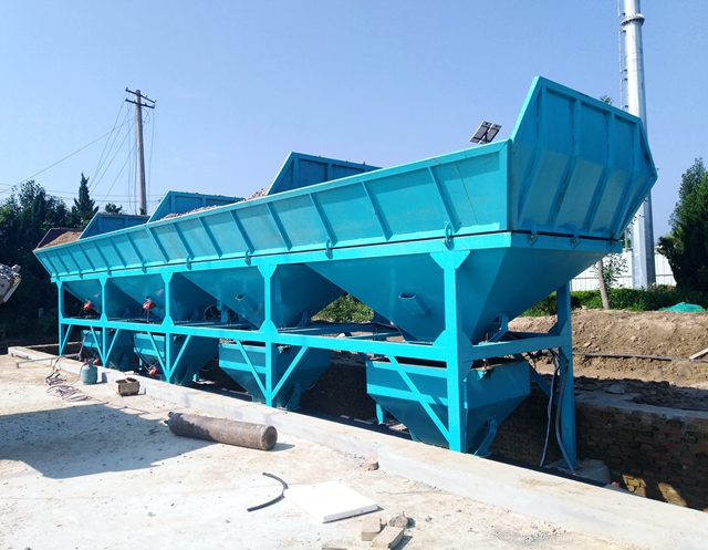 混凝(ning)土配料機(ji)分類及安(ān)裝流程